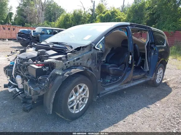 2C4RC1BG9PR532751 2023 CHRYSLER PACIFICA - Image 2