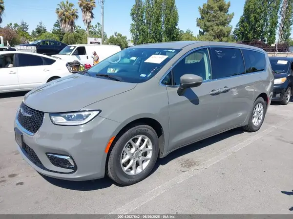 2C4RC1BG9PR590309 2023 CHRYSLER PACIFICA - Image 2