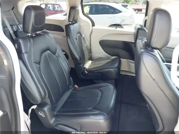 2C4RC1BG9PR590309 2023 CHRYSLER PACIFICA - Image 8