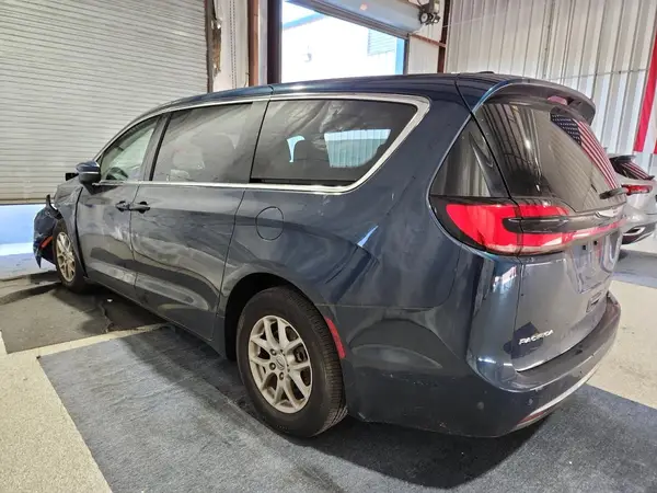 2C4RC1BG9PR596952 2023 CHRYSLER PACIFICA - Image 2