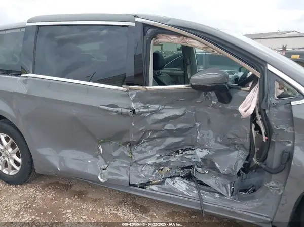 2023 CHRYSLER PACIFICA auction photo 6
