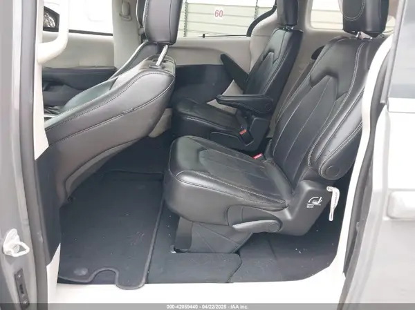 2C4RC1BG9PR601437 2023 CHRYSLER PACIFICA - Image 8
