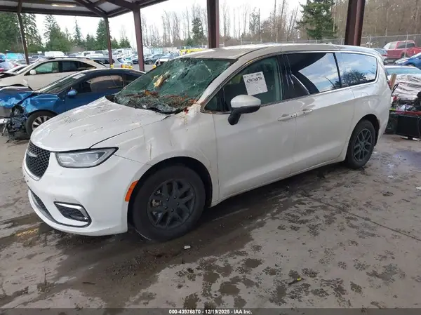 2C4RC1BG9PR607321 2023 CHRYSLER PACIFICA - Image 2