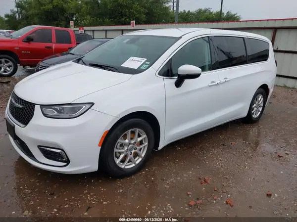 2C4RC1BG9PR607626 2023 CHRYSLER PACIFICA - Image 2
