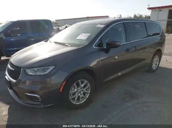 2C4RC1BG9PR612566 2023 CHRYSLER PACIFICA - Image 2