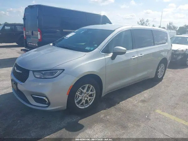 2C4RC1BG9PR613278 2023 CHRYSLER PACIFICA - Image 2