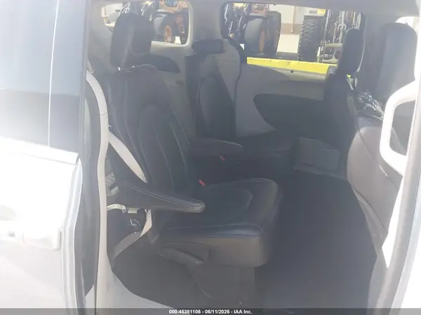 2C4RC1BG9PR613278 2023 CHRYSLER PACIFICA - Image 8