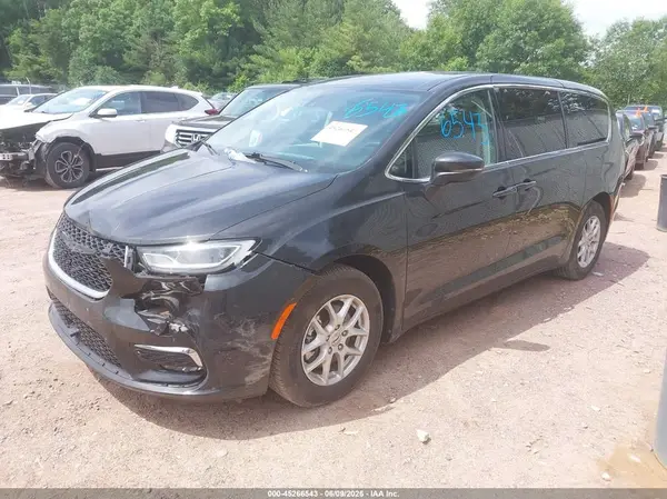 2C4RC1BG9PR615936 2023 CHRYSLER PACIFICA - Image 2