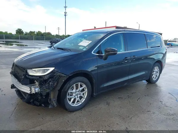 2C4RC1BG9PR616360 2023 CHRYSLER PACIFICA - Image 2