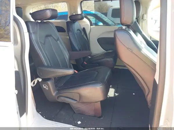 2C4RC1BG9PR624667 2023 CHRYSLER PACIFICA - Image 8