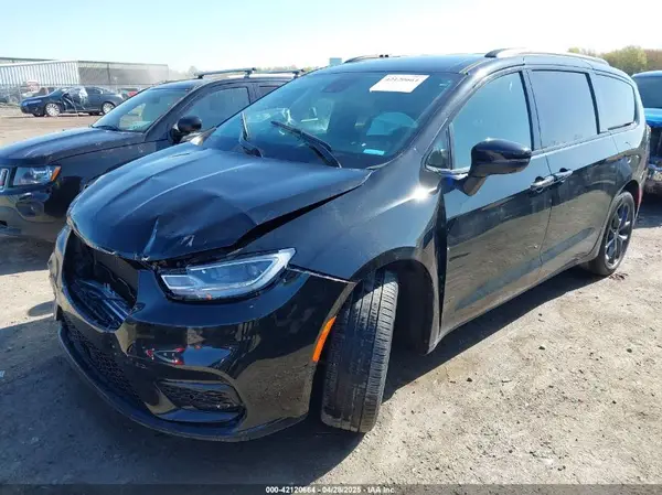 2C4RC1BG9PR628427 2023 CHRYSLER PACIFICA - Image 2