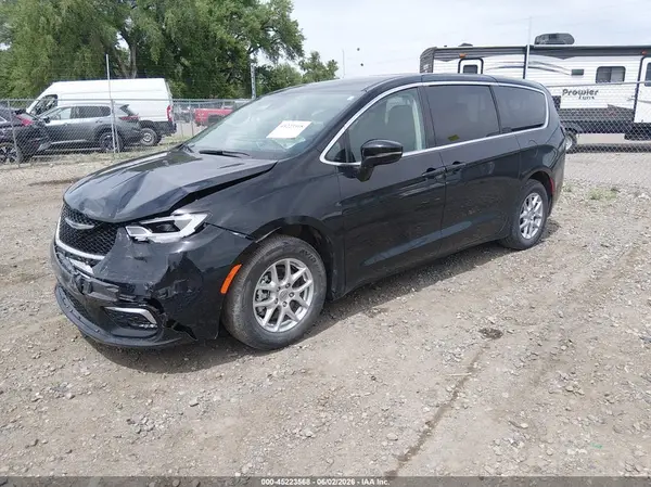 2C4RC1BG9RR136208 2024 CHRYSLER PACIFICA - Image 2