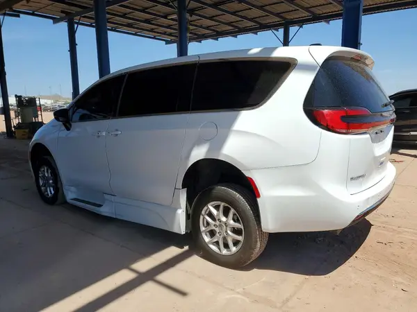 2C4RC1BG9RR142932 2024 CHRYSLER PACIFICA - Image 2