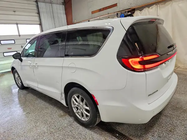 2C4RC1BG9RR145376 2024 CHRYSLER PACIFICA - Image 2