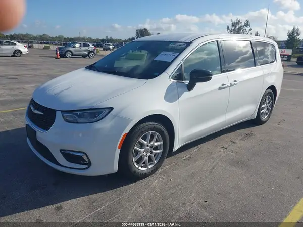 2C4RC1BG9RR152103 2024 CHRYSLER PACIFICA - Image 2