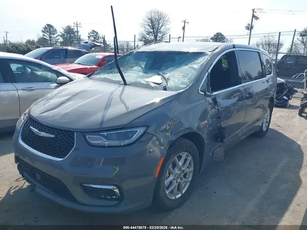 2C4RC1BG9SR504540 2025 CHRYSLER PACIFICA - Image 2