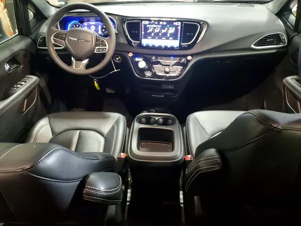 2C4RC1BG9SR506756 2025 CHRYSLER PACIFICA - Image 8