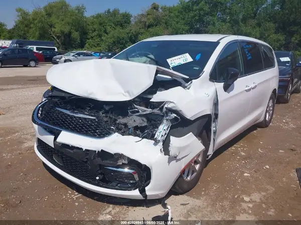 2C4RC1BG9SR523847 2025 CHRYSLER PACIFICA - Image 2