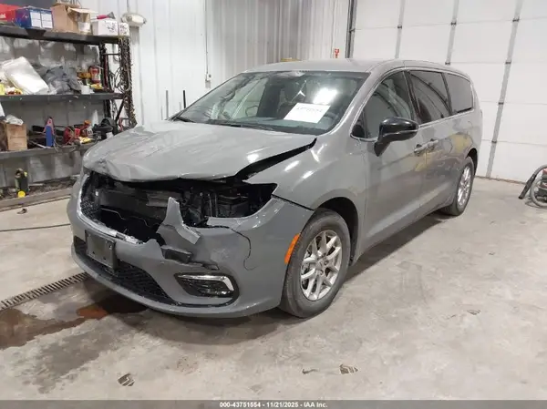 2C4RC1BG9SR554791 2025 CHRYSLER PACIFICA - Image 2