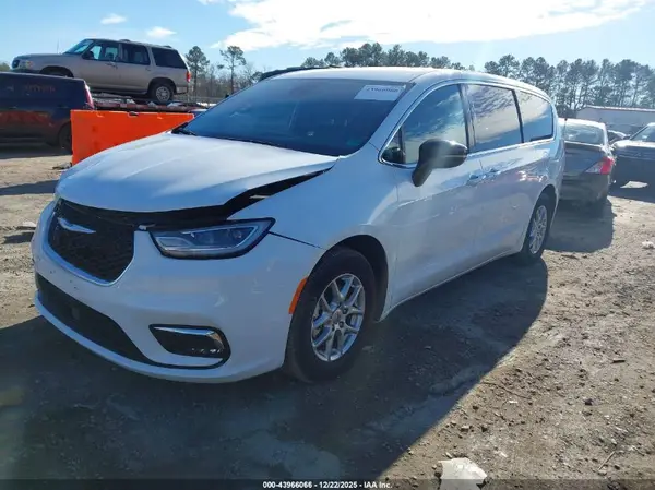 2C4RC1BG9SR555469 2025 CHRYSLER PACIFICA - Image 2