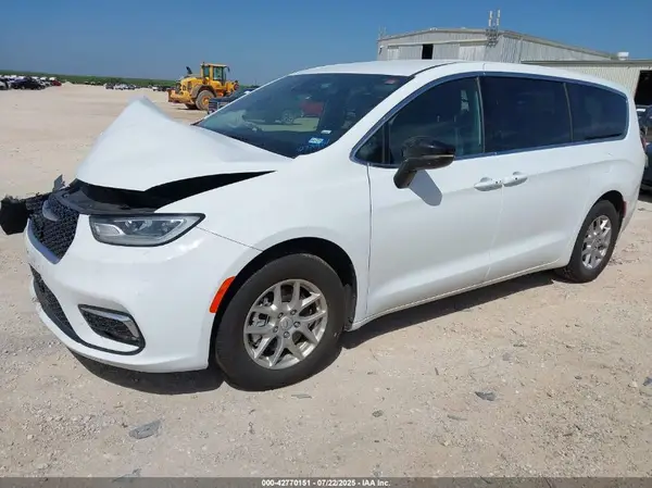 2C4RC1BG9SR581618 2025 CHRYSLER PACIFICA - Image 2