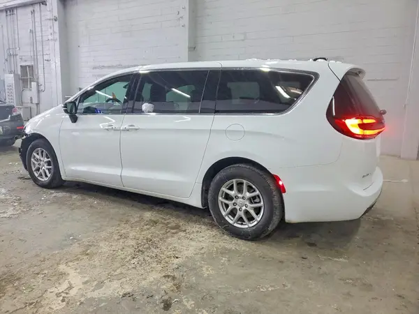 2C4RC1BG9SR584129 2025 CHRYSLER PACIFICA - Image 2