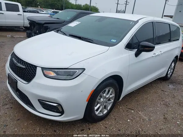 2C4RC1BG9SR585992 2025 CHRYSLER PACIFICA - Image 2