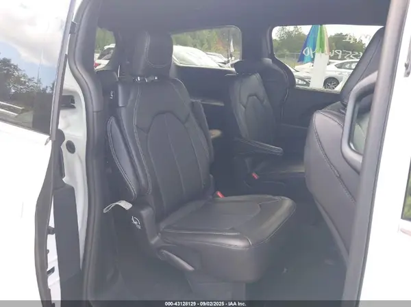 2C4RC1BG9SR594899 2025 CHRYSLER PACIFICA - Image 8