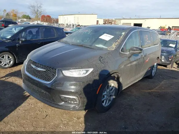 2C4RC1BG9SR599505 2025 CHRYSLER PACIFICA - Image 2