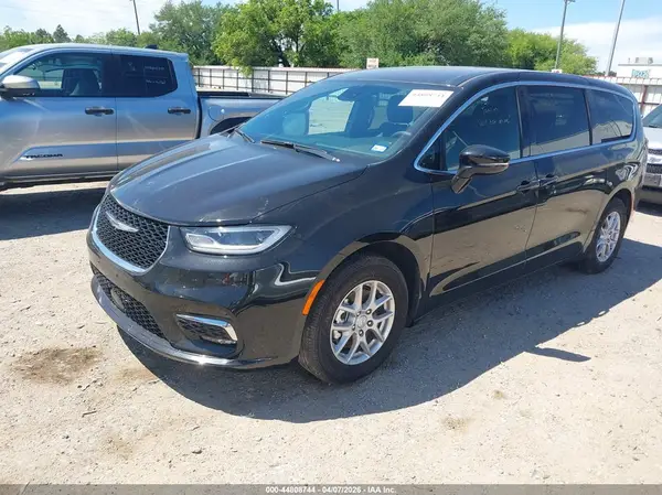 2C4RC1BG9SR611619 2025 CHRYSLER PACIFICA - Image 2
