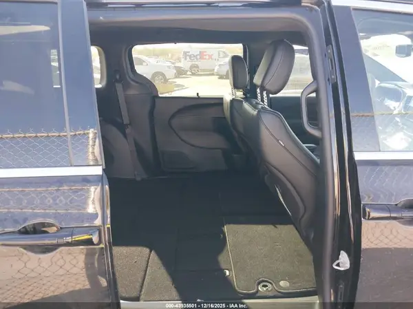 2C4RC1BG9TR155056 2026 CHRYSLER PACIFICA - Image 8