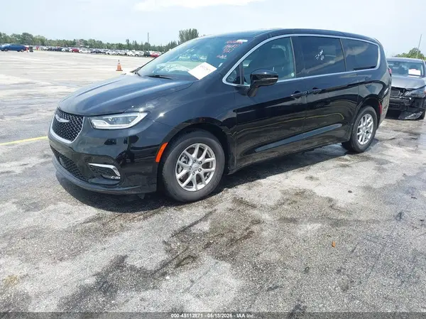 2C4RC1BG9TR160662 2026 CHRYSLER PACIFICA - Image 2