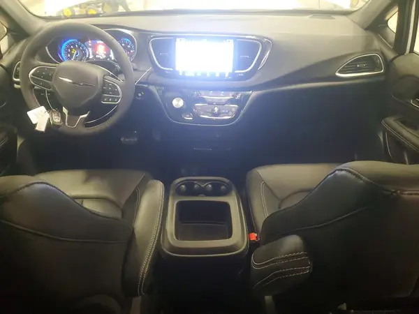 2C4RC1BG9TR168146 2026 CHRYSLER PACIFICA - Image 8