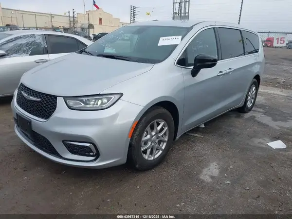 2C4RC1BG9TR168700 2026 CHRYSLER PACIFICA - Image 2