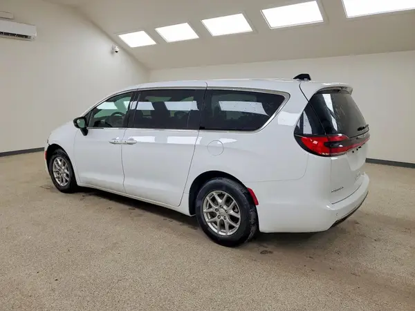 2C4RC1BG9TR180104 2026 CHRYSLER PACIFICA - Image 2