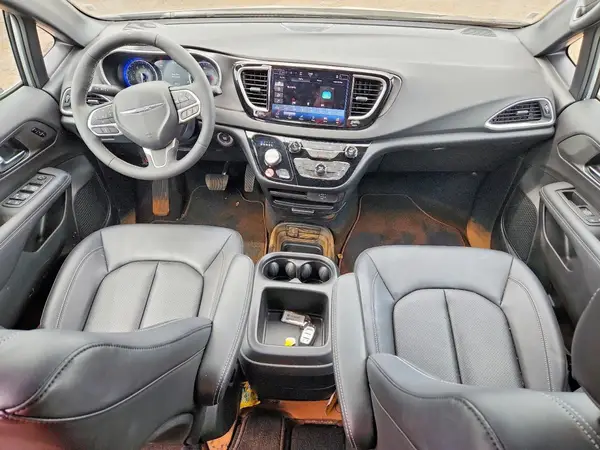 2C4RC1BG9TR182905 2026 CHRYSLER PACIFICA - Image 8