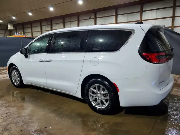 2C4RC1BG9TR204076 2026 CHRYSLER PACIFICA - Image 2
