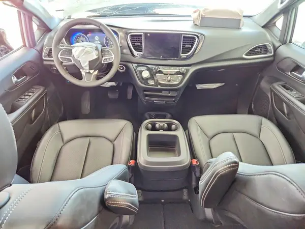 2C4RC1BG9TR204305 2026 CHRYSLER PACIFICA - Image 8