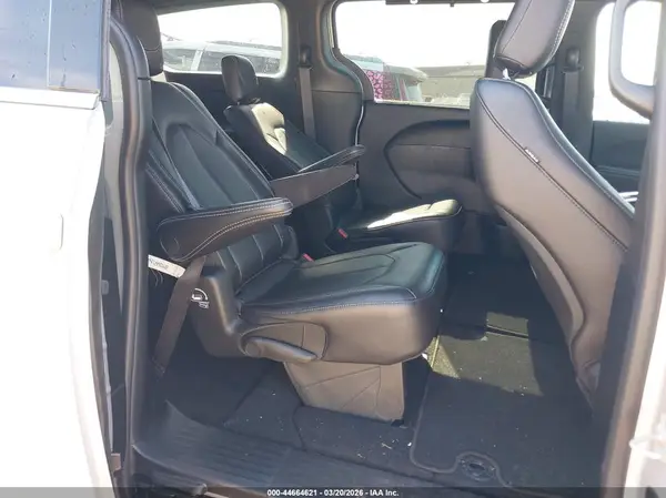 2C4RC1BG9TR204675 2026 CHRYSLER PACIFICA - Image 8