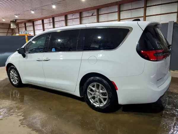 2C4RC1BG9TR217233 2026 CHRYSLER PACIFICA - Image 2