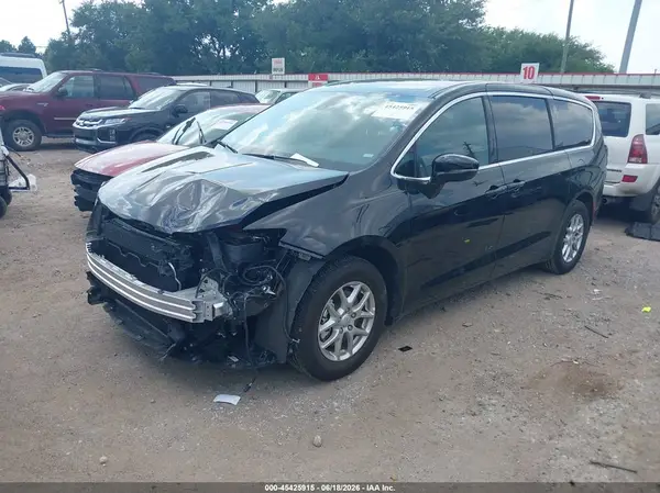 2C4RC1BG9TR228409 2026 CHRYSLER PACIFICA - Image 2