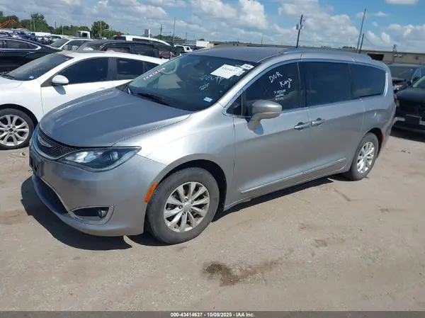 2C4RC1BG9TR269412 2026 CHRYSLER PACIFICA - Image 2