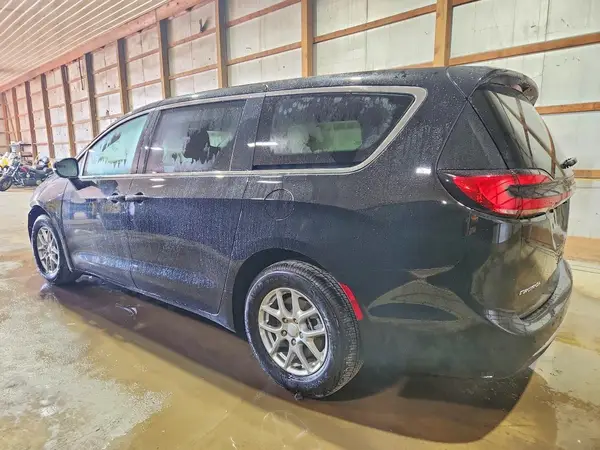 2C4RC1BG9VR562524 2027 CHRYSLER PACIFICA - Image 2