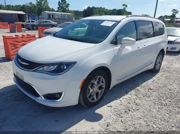 2C4RC1BGXHR503115 2017 CHRYSLER PACIFICA - Image 2