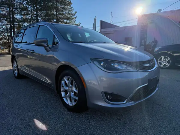 2C4RC1BGXHR503289 2017 CHRYSLER PACIFICA - Image 2
