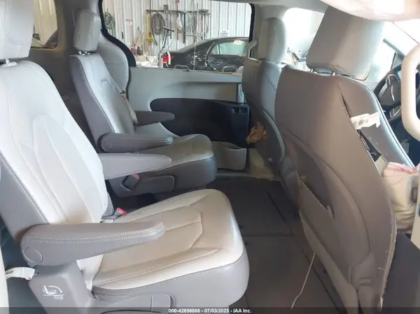 2C4RC1BGXHR508041 2017 CHRYSLER PACIFICA - Image 8