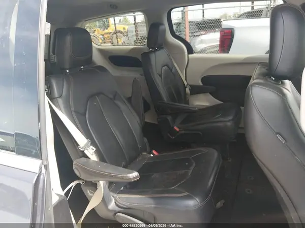 2C4RC1BGXHR516964 2017 CHRYSLER PACIFICA - Image 8