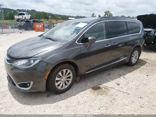 2C4RC1BGXHR524482 2017 CHRYSLER PACIFICA - Image 2