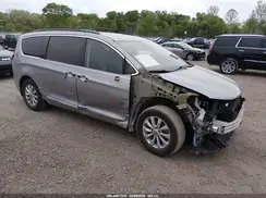 2C4RC1BGXHR527513 2017 CHRYSLER PACIFICA