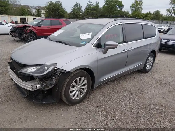 2C4RC1BGXHR527513 2017 CHRYSLER PACIFICA - Image 2